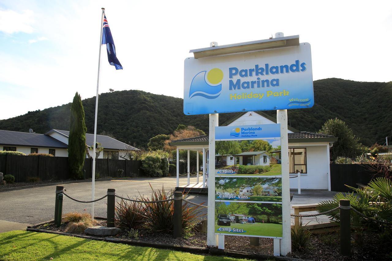 ホテル Parklands Marina Holiday Park ピクトン エクステリア 写真